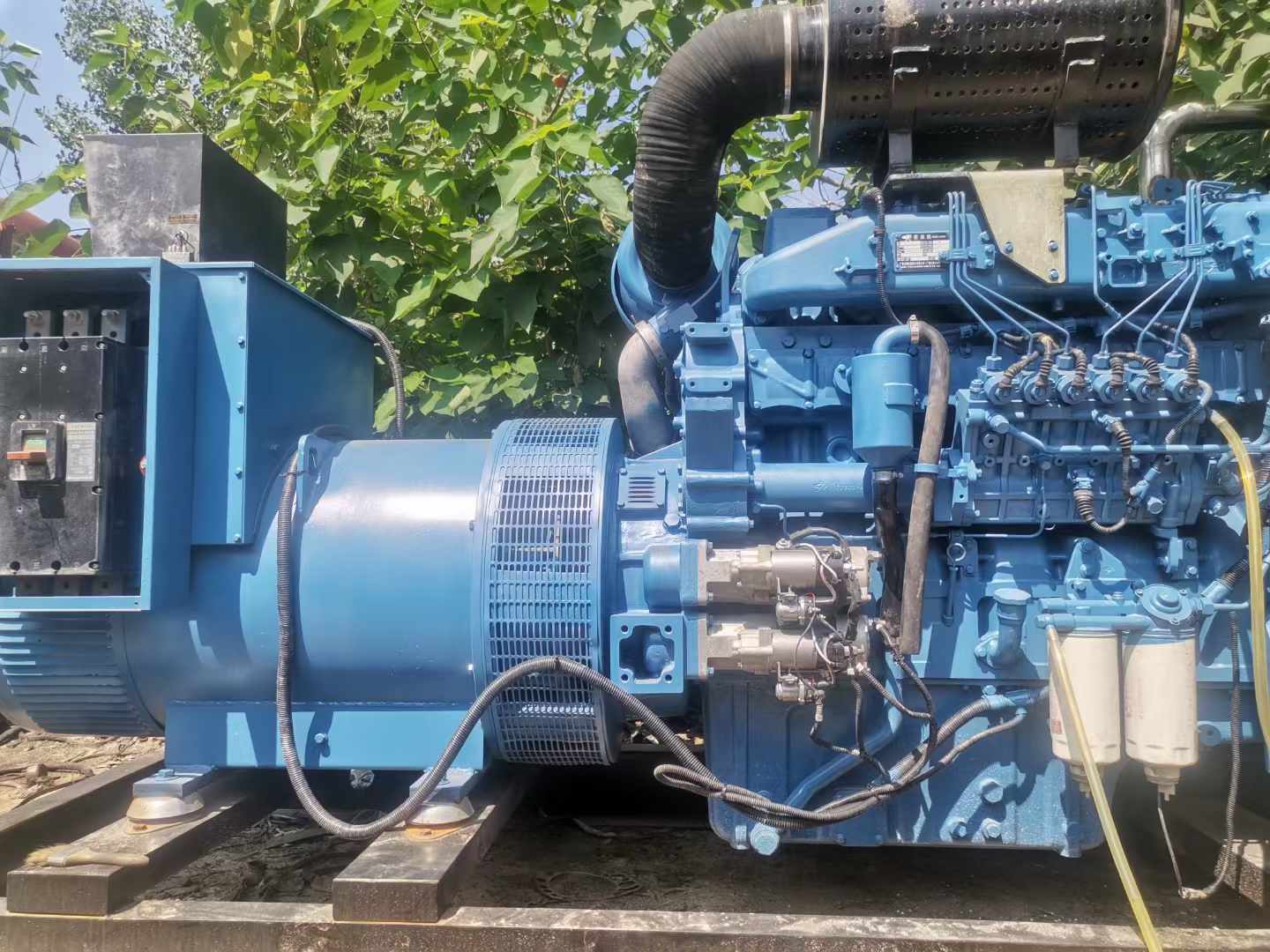 凤山详细说明降低 800kW 柴油发电机输出电流波动的方法