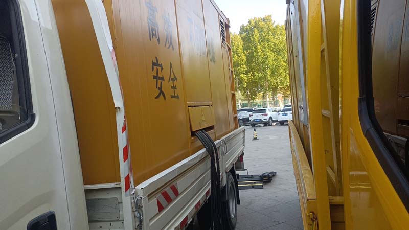 凤山如何判断柴油发电机组和UPS电源的切换时间是否符合要求？